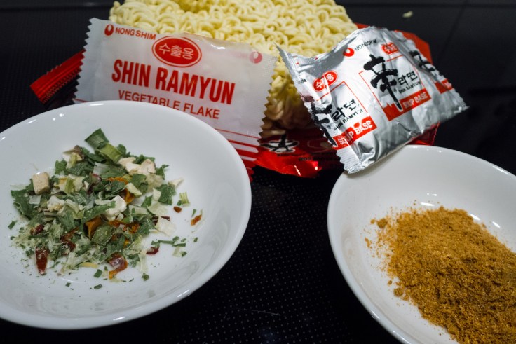 Der Inhalt einer Shin-Ramyun-Packung