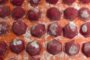 20160311-Pelmeni mit roter Beete-P1050823